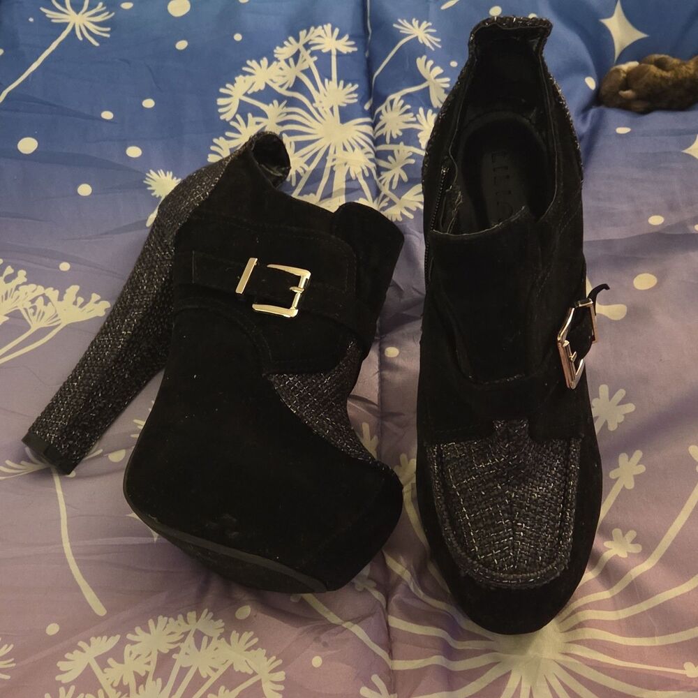 Black Platform Block Heel Buckle Closed Toe Women's Shoes Size 8.5 6" Chunky